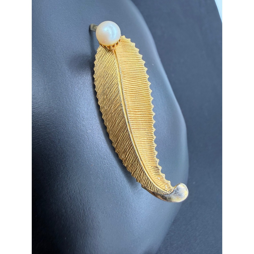 Vintage Gold Tone Textured Leaf Brooch Faux Pearl Accent Nature Inspired Pin